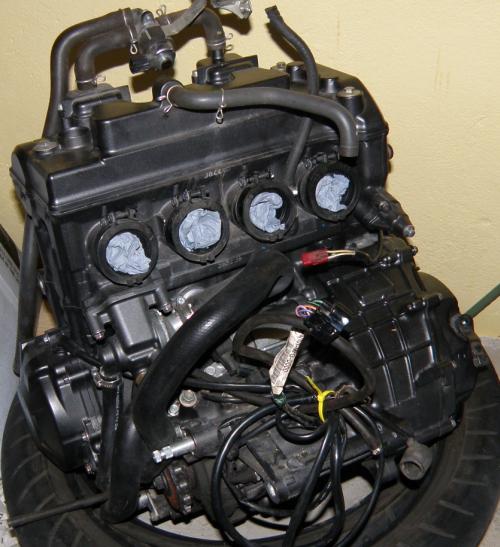 Motor Honda CBR 600 Hornet: isometrický pohled